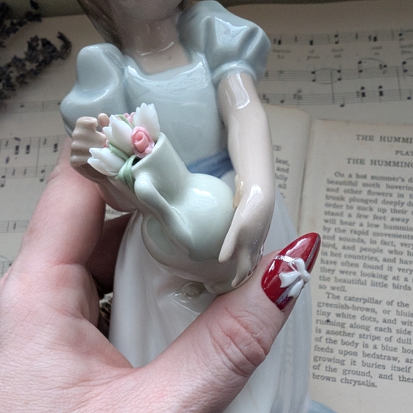 Elegant Porcelain Girl with Goose Figurine - Picture 4 of 12